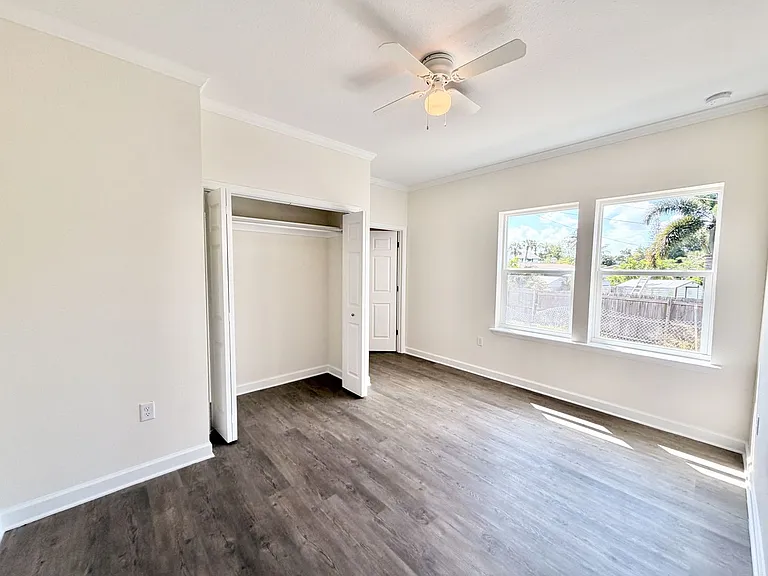 4861 Catalina Dr — Photo 6