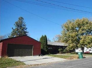 1427 Owen Ave N, Glencoe, MN 55336