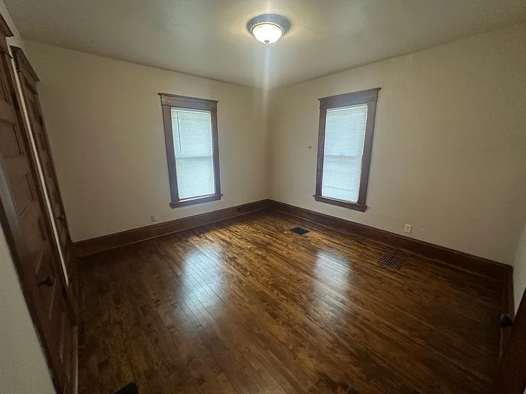 453 Wheeler St N — Photo 14