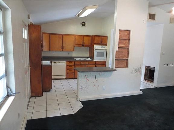 2nd image of 5000 Lakewood Dr