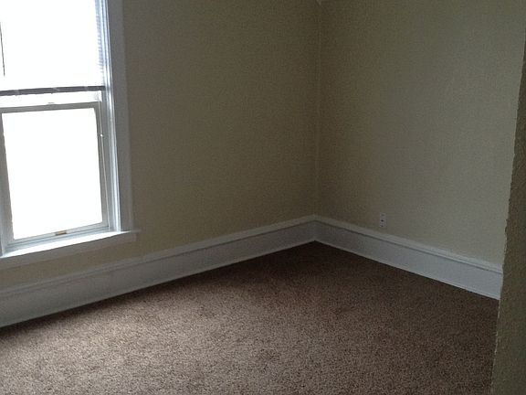 2nd image of 1210 1/2 Grand Ave