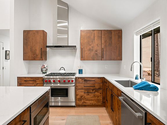 5th image of 57448 Quartz Mountain Ln #6