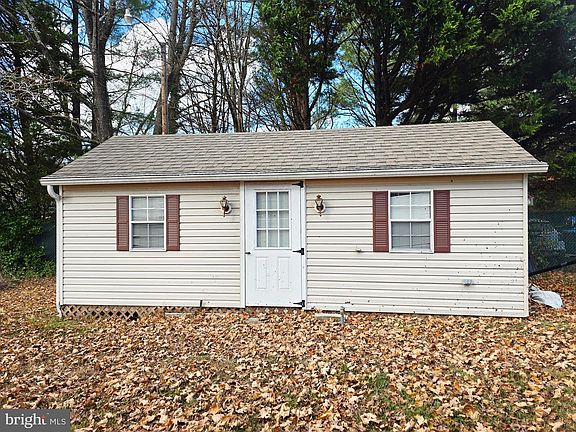2nd image of 658 Islington Rd