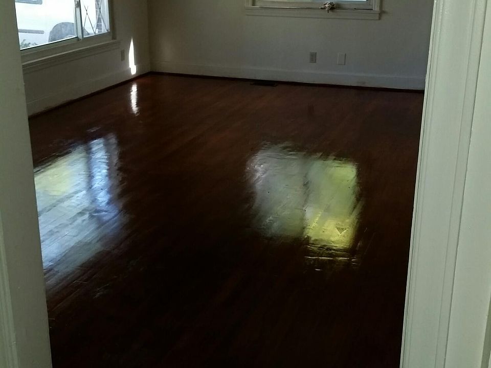 1st image of 945 E 6th Ave