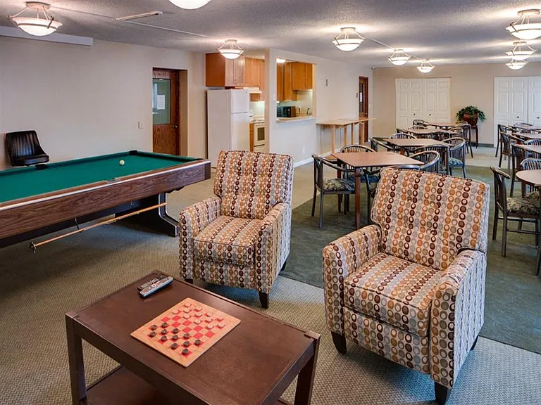 Gold Crest Apartments — Photo 12