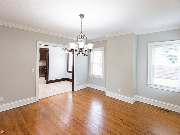 5th image of 3530 Rocky River Dr