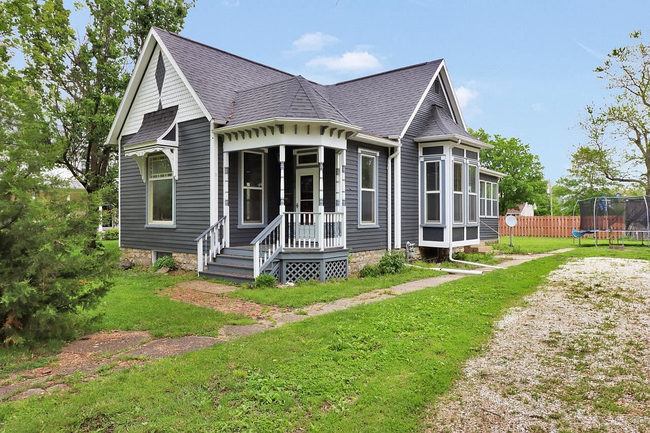 151 N East St, Farmington, IL 61531 Zillow