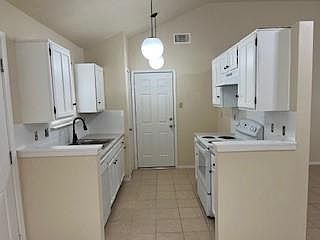 5th image of 4818 Roserock Ln