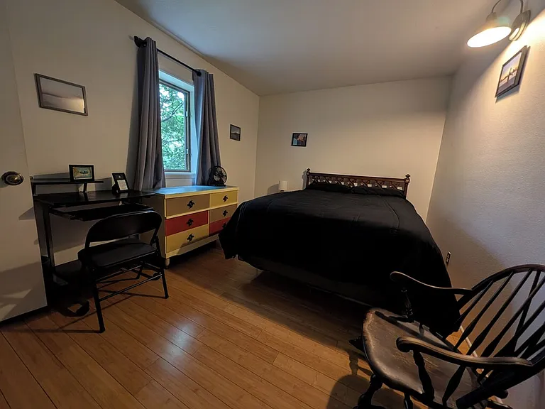 Bedroom 2: Upstairs Non Master Bedroom
