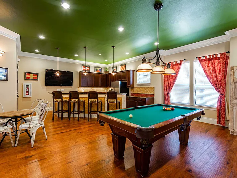 Plantation Apartments — Photo 18