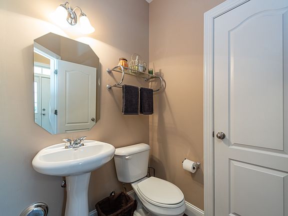 5th image of 1415 Lonan Dr