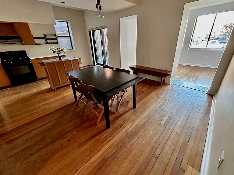 2827 15th St NW — Photo 3