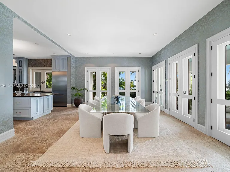16 Palm Ave — Photo 4
