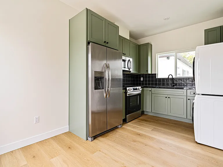 1953 Emerald St #3 — Photo 11