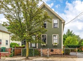 28 Myrtle St, Medford, MA 02155
