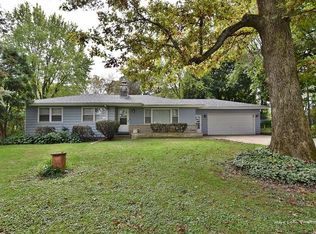 43W311 Empire Rd, Saint Charles, IL 60175