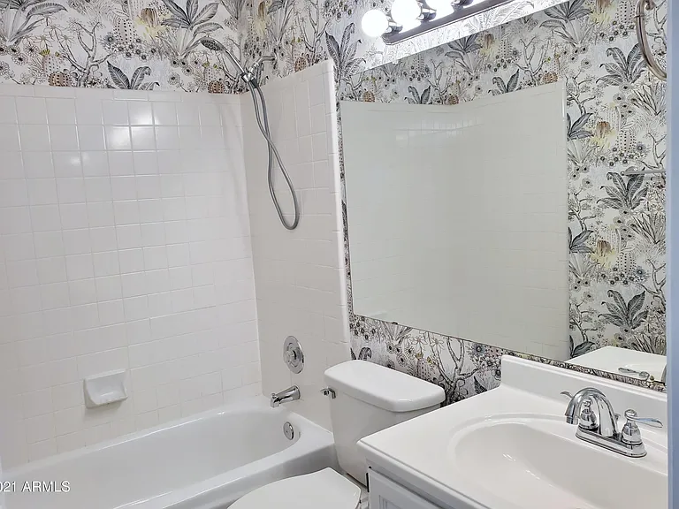 1325 N Malibu Ln — Photo 17