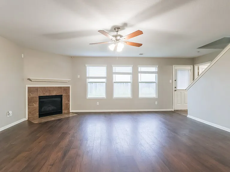 7215 Fox Scene Dr — Photo 4