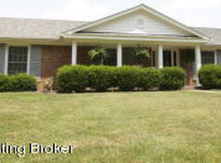 8409 Fox Ridge Ct, Louisville, KY 40272