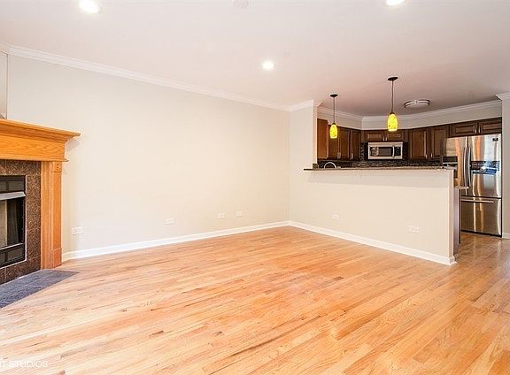 4th image of 7204 N Rogers Ave #0
