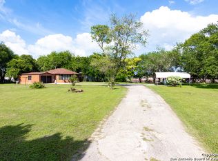 2435 N Guadalupe St, Seguin, TX 78155
