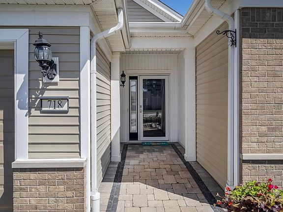5th image of 718 Pleasant Ct