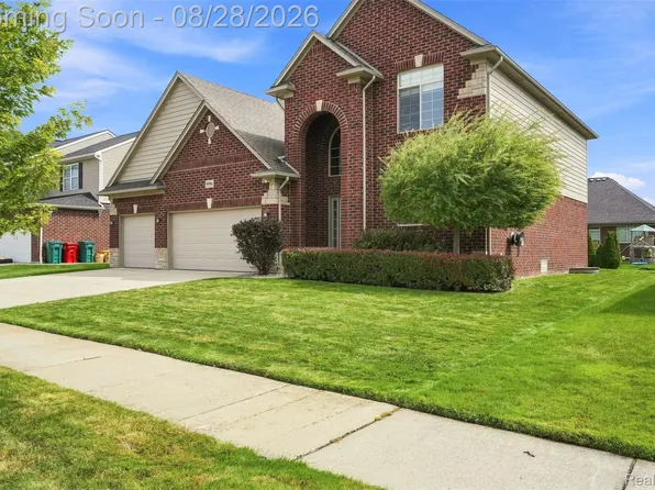 55586 Snead Dr, Macomb, MI 48042