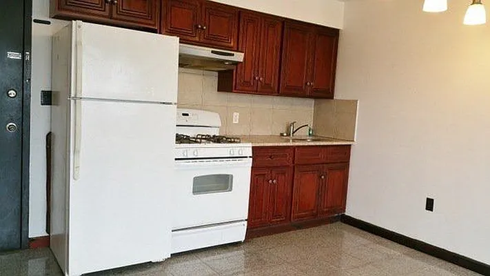 Rented by Azure Realty NY LLC | media 9