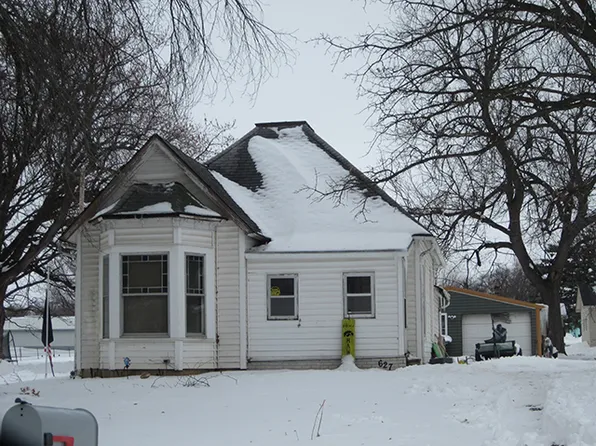 627 East St, Tabor, IA 51653