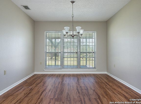 5th image of 6007 Whispering Lake St