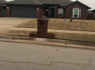 3704 Quail Ridge Dr, Moore, OK 73160