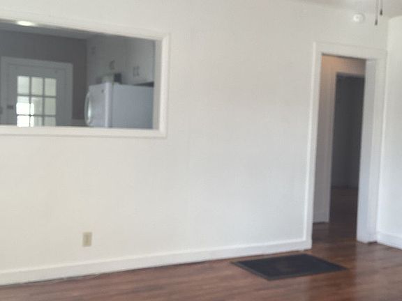 3rd image of 1112 W University Dr
