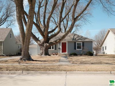 110 Florida Ave SW, Orange City, IA, 51041