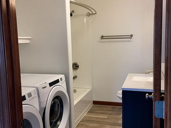 washer dryer bathroom