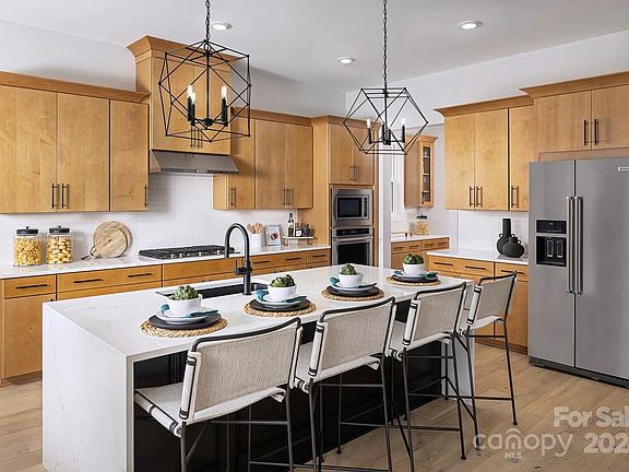 5th image of 1189 Pinecone Ave #9