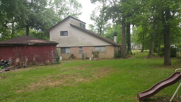 2nd image of 16215 Pinewood Dr.