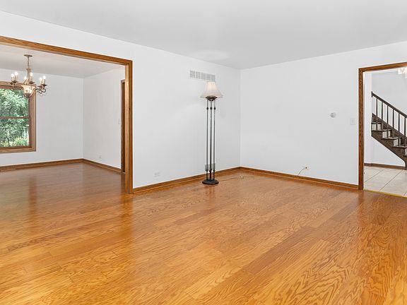 3rd image of 20 Arthur Ct