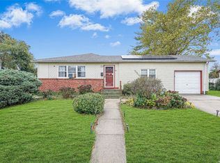 26 Bentley Rd, Amityville, NY 11701