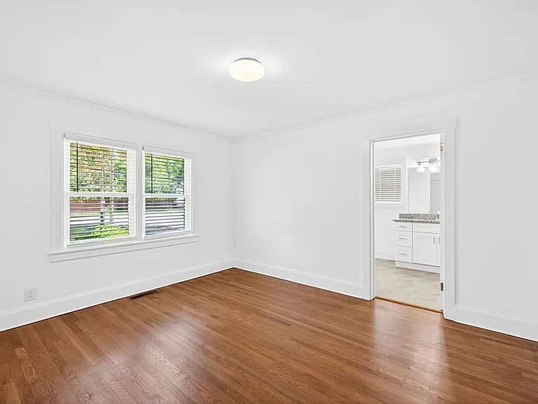 1214 N Sharon Amity Rd — Photo 21