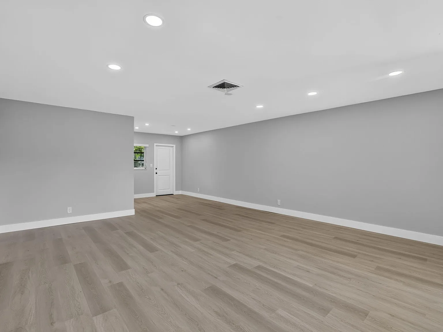 2 bed, 2.0 bath, 1180 sqft, $2,350 — Photo 1