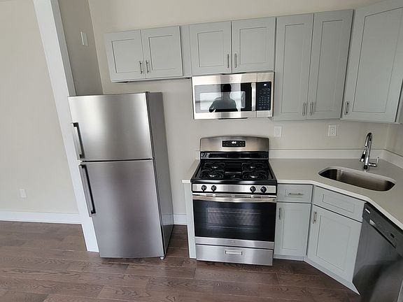 2nd image of 111 Sandford Pl