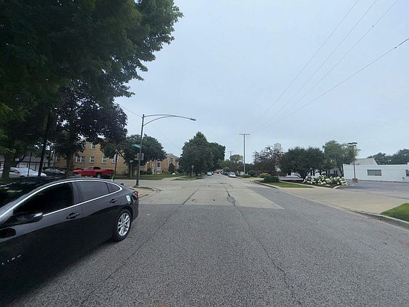 4th image of 6064 N Sauganash Ave