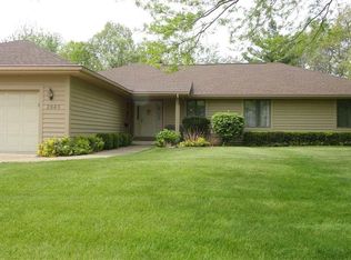 2840 W Willowlake Dr, Peoria, IL