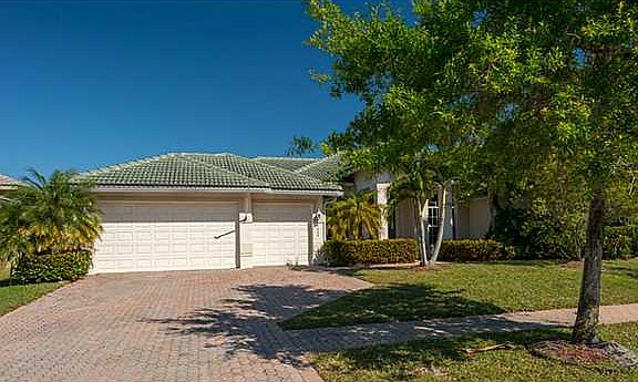 3rd image of 4420 SW La Paloma Dr