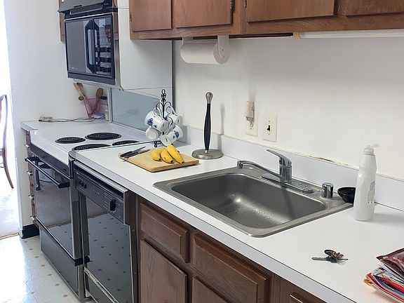 3rd image of 2311 Pimmit Dr APT 515