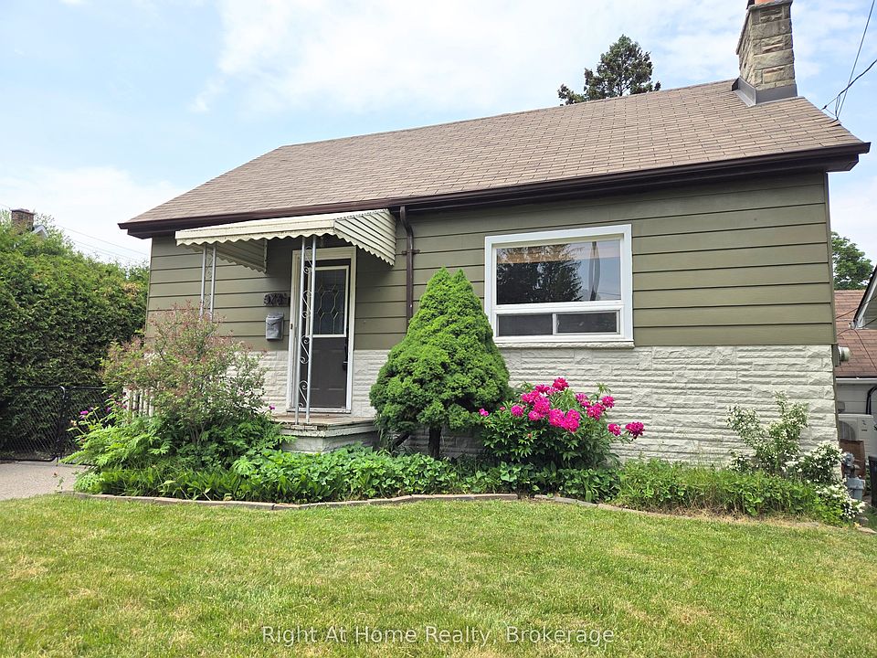 1st image of 376 Colborne St E