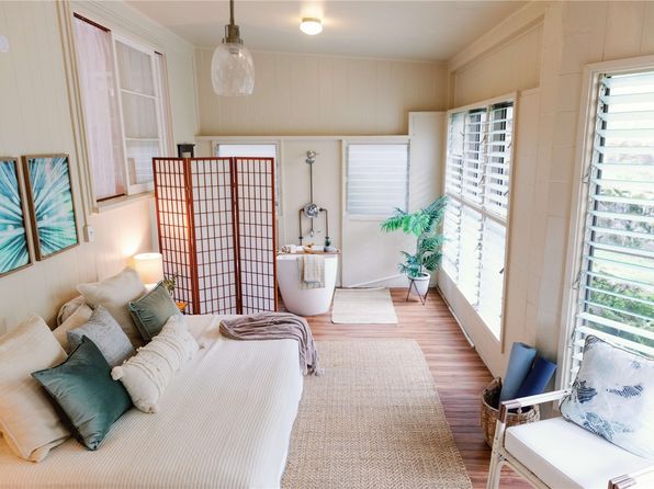 2813 Dow St, Honolulu, HI 96817
