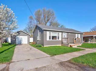 411 S 8th Ave, Washington, IA 52353