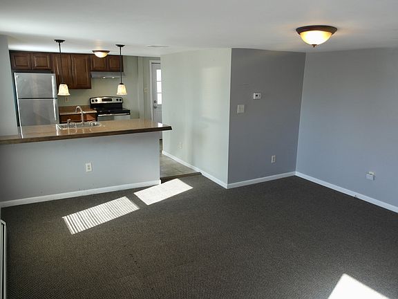 4th image of 70-72 Center St #70B
