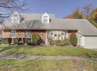 20705 23rd Rd, Bayside, NY 11360
